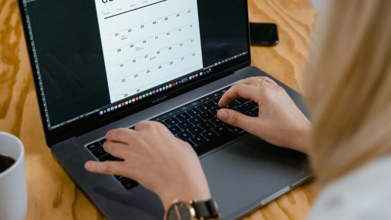 Create your content strategy with me that does not take time!