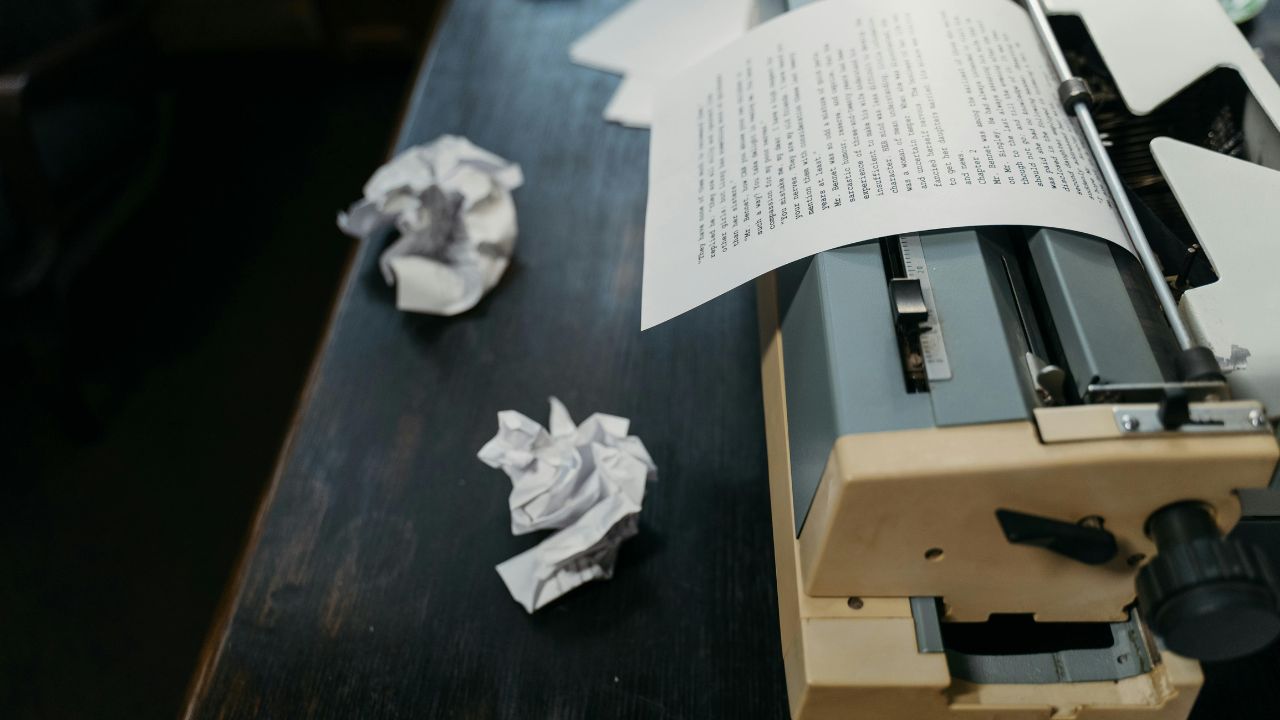 How to Get Copywriting Clients on Instagram (Without Cold Pitching or Competing on Price)